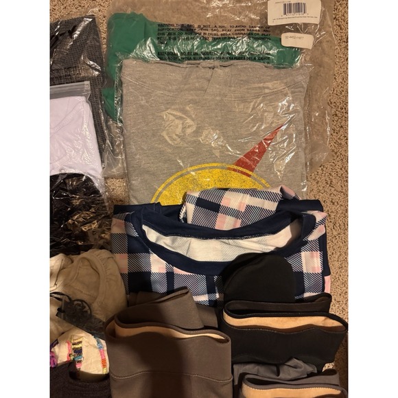 Reseller Bundle Wholesale  Assorted Lot 20 PC Womens Mixed Bulk Apparel - Picture 8 of 12